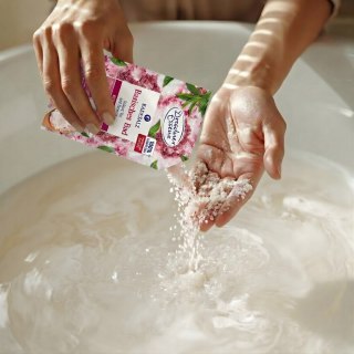 DRESDNER ESSENZ SÓL ALKAICZNA DO KĄPIELI DLA DOROSŁYCH REGENERUJE SKÓRĘ SPA